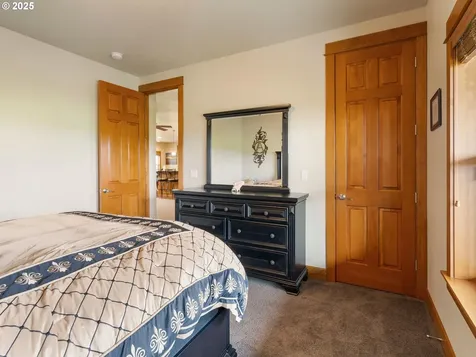 19601 Boones Ferry Road NE Hubbard OR 97032