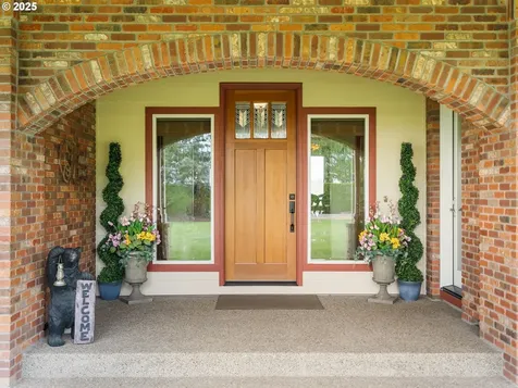 19601 Boones Ferry Road NE Hubbard OR 97032