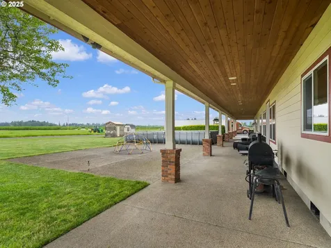 19601 Boones Ferry Road NE Hubbard OR 97032