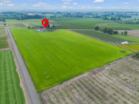 19601 Boones Ferry Road NE Hubbard OR 97032
