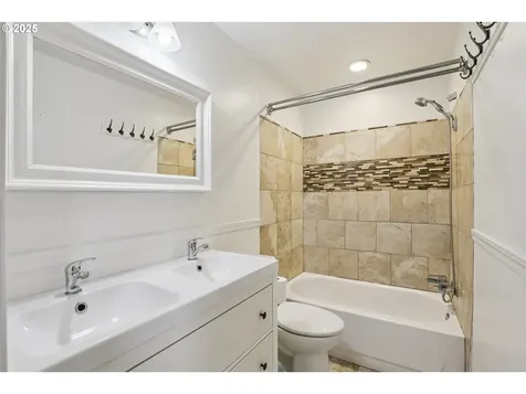 7610 SW 165th Avenue Beaverton OR 97007