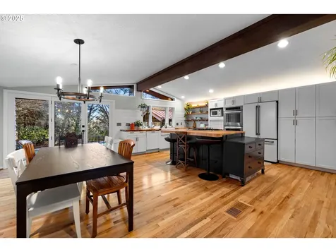 11612 SW Lancaster Road Portland OR 97219