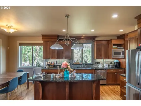 762 Southridge Way Roseburg OR 97470