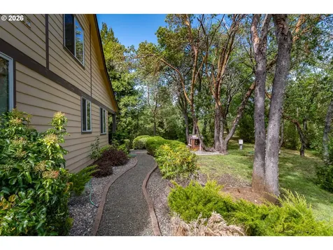 762 Southridge Way Roseburg OR 97470