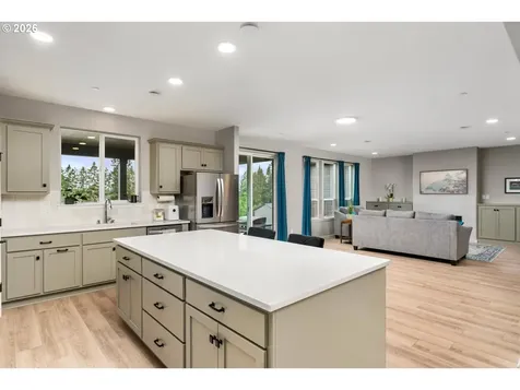 124 W 20th Way La Center WA 98629