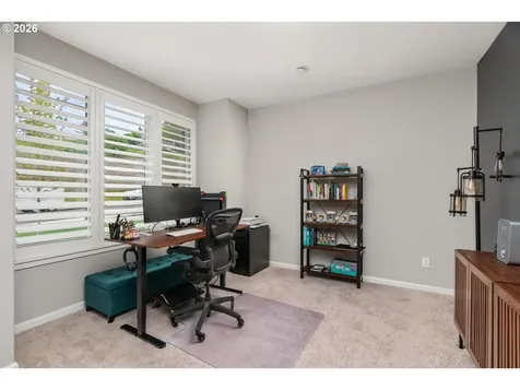 124 W 20th Way La Center WA 98629