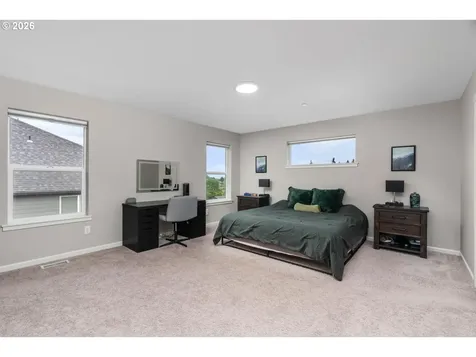 124 W 20th Way La Center WA 98629