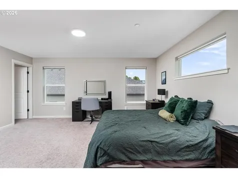 124 W 20th Way La Center WA 98629