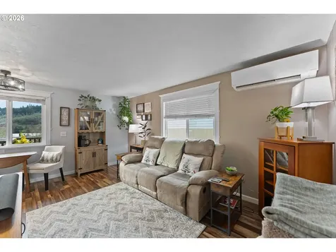 2046 NE Freemont Avenue Roseburg OR 97470