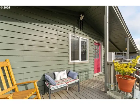 2046 NE Freemont Avenue Roseburg OR 97470