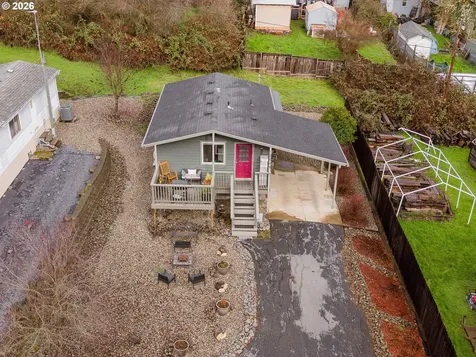 2046 NE Freemont Avenue Roseburg OR 97470