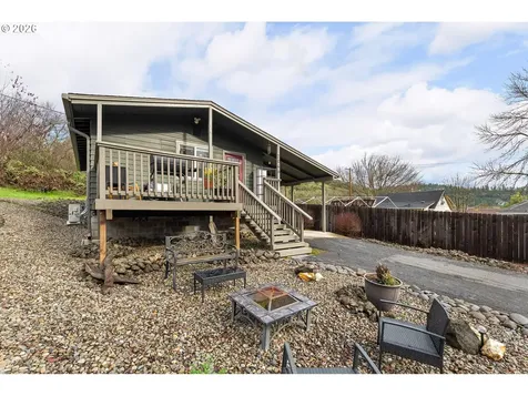 2046 NE Freemont Avenue Roseburg OR 97470