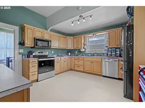 1845 NE Lafayette Avenue Mcminnville OR 97128