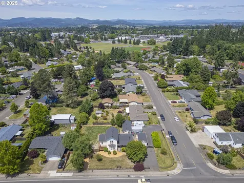 1845 NE Lafayette Avenue Mcminnville OR 97128