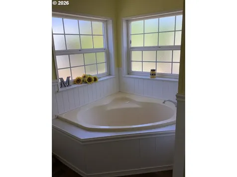 1111 SE 3rd Avenue Canby OR 97013
