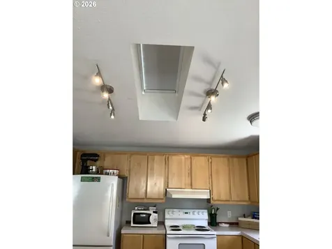 1111 SE 3rd Avenue Canby OR 97013
