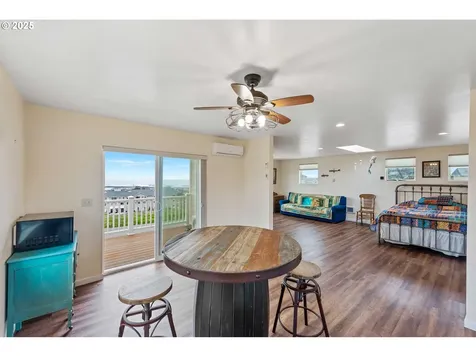 975 Ocean Drive SW Bandon OR 97411
