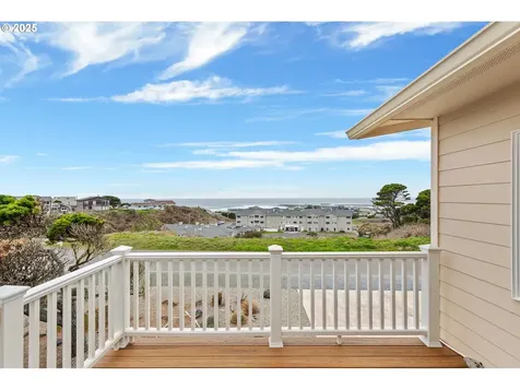 975 Ocean Drive SW Bandon OR 97411