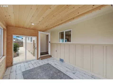 975 Ocean Drive SW Bandon OR 97411
