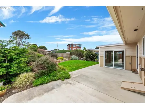 975 Ocean Drive SW Bandon OR 97411