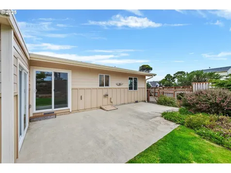 975 Ocean Drive SW Bandon OR 97411