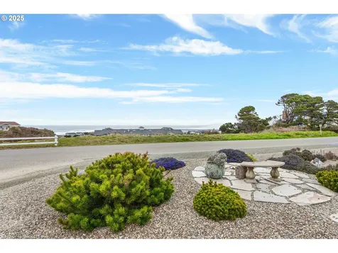 975 Ocean Drive SW Bandon OR 97411