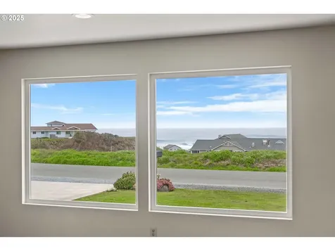 975 Ocean Drive SW Bandon OR 97411