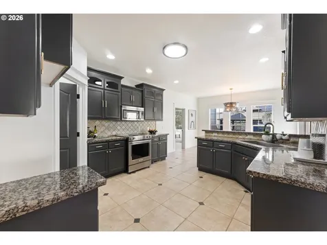 965 Caradon Court NW Salem OR 97304
