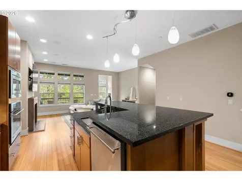 10089 SW Morrison Street Portland OR 97210