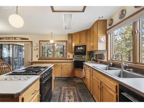 69944 Meadow View Road Sisters OR 97759
