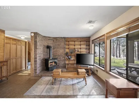 69944 Meadow View Road Sisters OR 97759