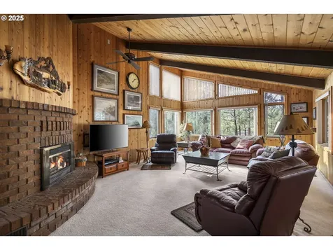69944 Meadow View Road Sisters OR 97759