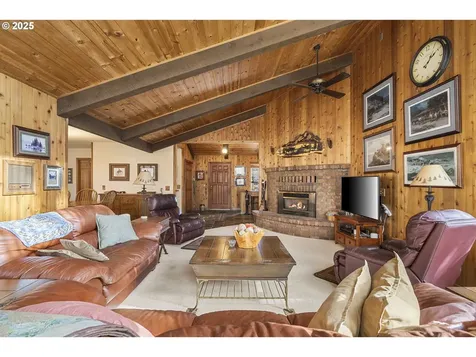 69944 Meadow View Road Sisters OR 97759