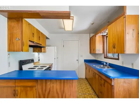 237 Myoak Drive Eugene OR 97404