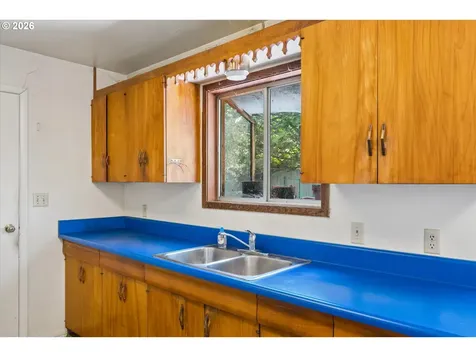 237 Myoak Drive Eugene OR 97404