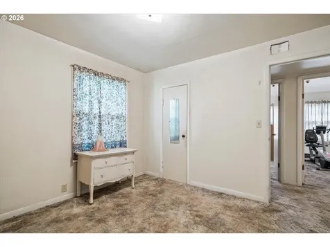 237 Myoak Drive Eugene OR 97404