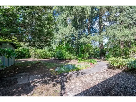 237 Myoak Drive Eugene OR 97404