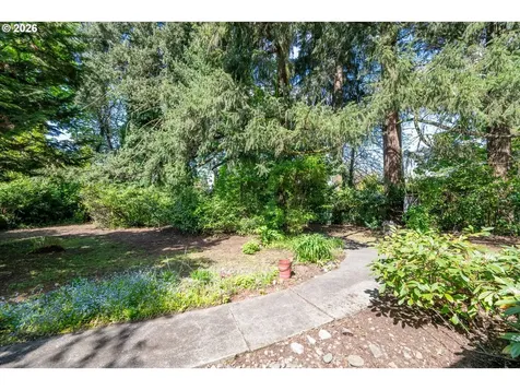 237 Myoak Drive Eugene OR 97404