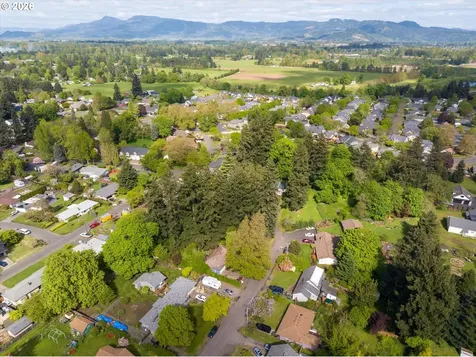 237 Myoak Drive Eugene OR 97404