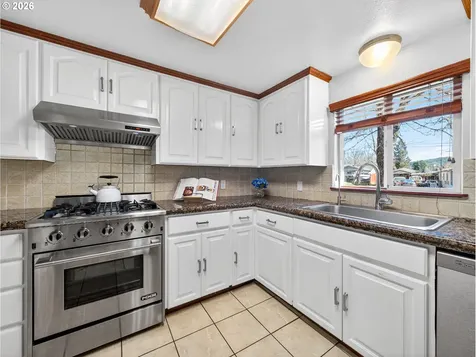 1006 Mountain View Road Sweet Home OR 97386