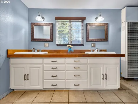 1006 Mountain View Road Sweet Home OR 97386