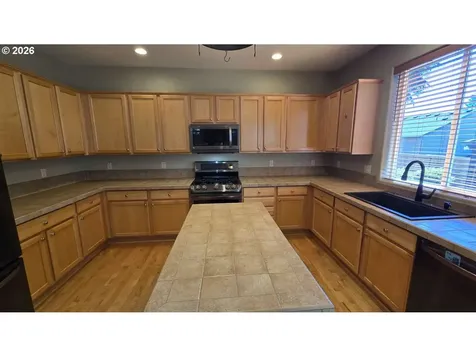 16379 Trail View Drive Oregon City OR 97045