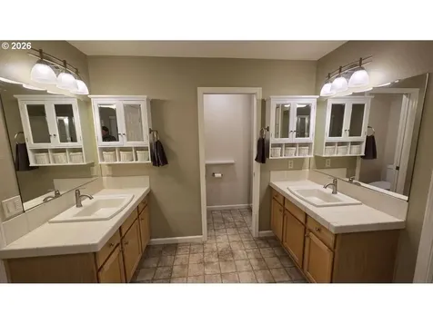 16379 Trail View Drive Oregon City OR 97045
