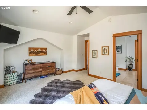 36226 River Point Drive Astoria OR 97103