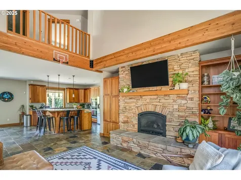 36226 River Point Drive Astoria OR 97103
