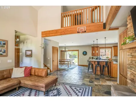 36226 River Point Drive Astoria OR 97103