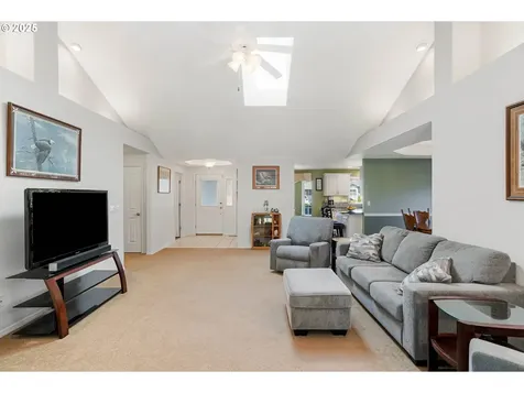 1248 E Burnett Street Stayton OR 97383