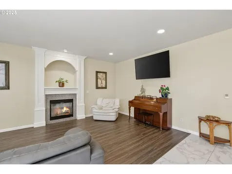 16715 NE 5th Street Vancouver WA 98684