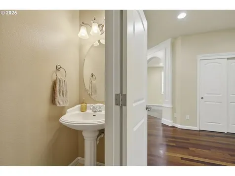 16715 NE 5th Street Vancouver WA 98684