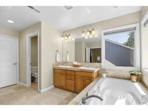 16715 NE 5th Street Vancouver WA 98684